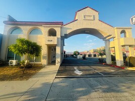 Fachada de la propiedad