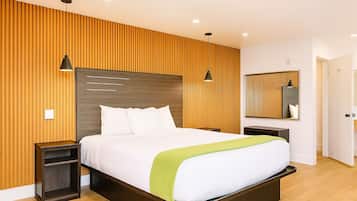 Deluxe Single Room, 1 King Bed | Desk, laptop workspace, free WiFi