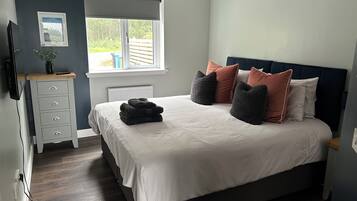 2 dormitoris, planxa i posts de planxar, wifi gratuïta i roba de llit