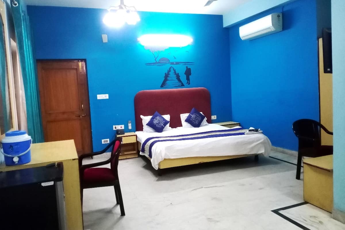 Soundproofing, free WiFi, bed sheets