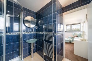 Douche, serviettes fournies