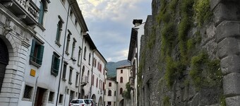 Accogliente Loft Immerso nel Centro Storico di Serravalle