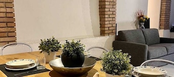 Accogliente Loft Immerso nel Centro Storico di Serravalle