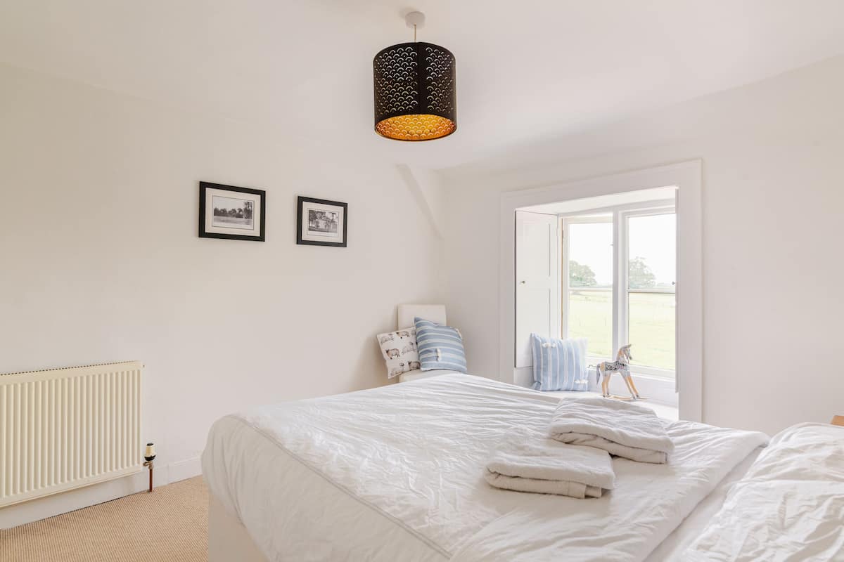1 bedroom, iron/ironing board, free WiFi