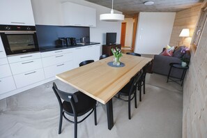 Dining - Boutique apartment #8 with 2 bedrooms - Natural cooling via geothermal probe (Lustenau)