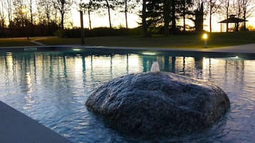 Seasonal outdoor pool, sun loungers