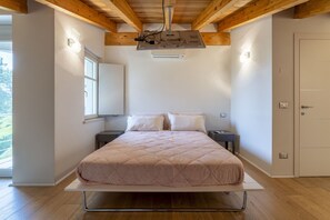4 bedrooms, free cots/infant beds, rollaway beds, free WiFi - Casa Del Marchese Castell Arquato (Castell'Arquato)