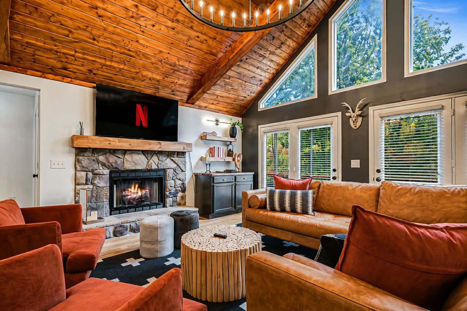 Televisión, chimenea