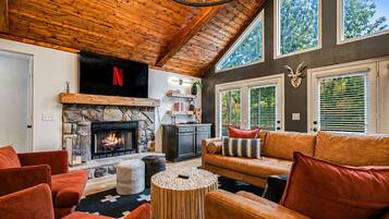 Televisión, chimenea