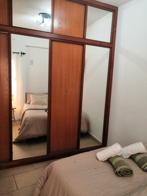 3 chambres, fer et planche Ă repasser, Wi-Fi gratuit, draps fournis