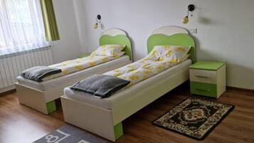 5 bedrooms, free WiFi, bed sheets