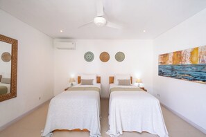 Deluxe-villa - terrasse - udsigt til pool | Premium-sengetøj, gratis Wi-Fi, sengetøj
