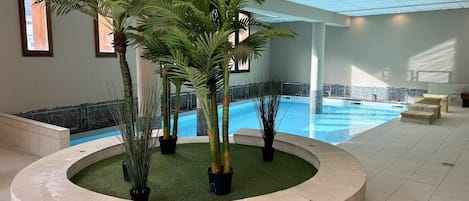 Piscine intérieure, piscine chauffée