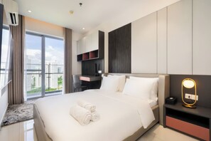 Apartemen Superior, 3 kamar tidur, dapur, pemandangan kota | Minibar, meja kerja, ruang kerja ramah laptop, dan tirai kedap cahaya