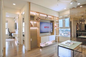 Appartement, balcon, vue ville | Vue de la chambre