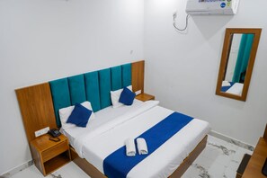 Basic Room, City View | Soundproofing, free WiFi, bed sheets - Goroomgo Parth Inn Rishikesh (Narendranagar)