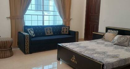 2 Bedroom Private Apartment in a Luxurious house in Posh area. Close to Airport