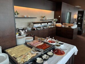 Daily buffet breakfast (EUR 16 per person)