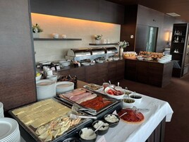 Daily buffet breakfast (EUR 16 per person)