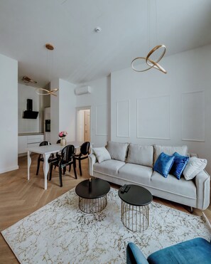 Apartment, 1 Bedroom | Living area