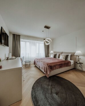 奢华客房 | 客房内保险箱、遮光窗帘、隔音、熨斗/熨板