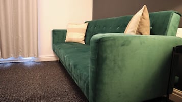 Apartment | Living area | TV