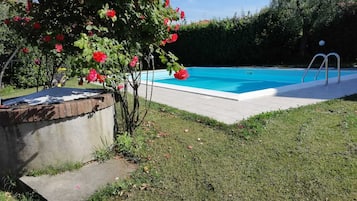 Piscina stagionale all'aperto