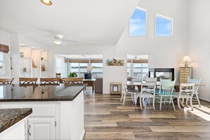 Dining - Dolphins Chance beautiful waterfront (Ocean Pines)