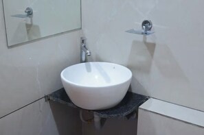 Bathroom - Hotel Relax Inn (Ahmedabad)