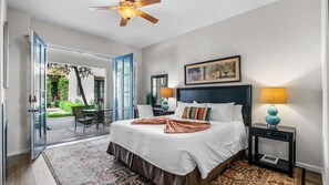 Desk, iron/ironing board, WiFi, bed sheets - LV033 Quaint Downstairs Legacy Villas Suite (La Quinta)