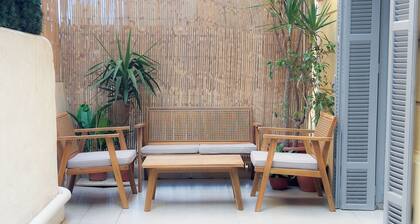City-Center • Near Beach • A/C • Key Box • 7min to Train Station • Visitor Guide