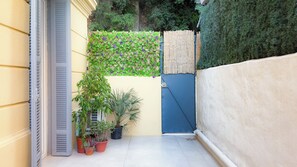 Property grounds - City-Center • Near Beach • A/C • Key Box • 7min to Train Station • Visitor Guide (Nice)