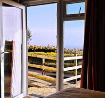 Room, 2 Twin Beds, Sea View | Balcony
