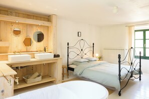 4 bedrooms, iron/ironing board, WiFi, bed sheets - Villa Mare Motovun - a piece of paradise in the middle of nature  (Motovun)