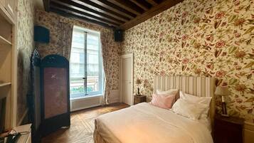 2 chambres, fer et planche à repasser, Wi-Fi, draps fournis