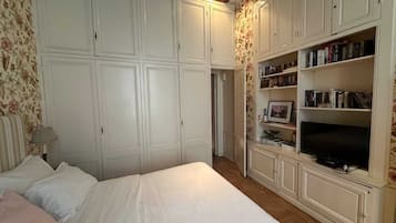 2 slaapkamers, een strijkplank/strijkijzer, wifi, beddengoed