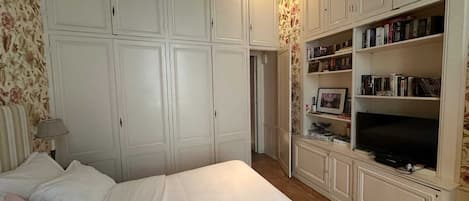 2 chambres, fer et planche Ă repasser, Wi-Fi, literie fournie