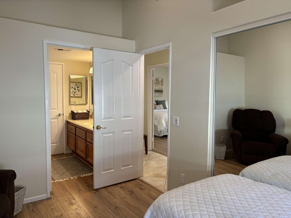 LAKE LA QUINTA RETREAT 30 Days Minimum La Quinta Vrbo