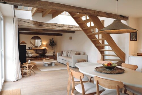 Charming 4-bedroom farmhouse in Ellezelles with seasonal heated Pool and Sauna