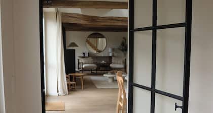 Charming 4-bedroom farmhouse in Ellezelles with seasonal heated Pool and Sauna
