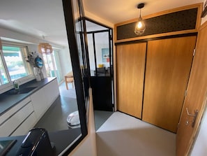 Interior - T3 Comfort with AC and WiFi, Terrace, 300m Shops, Beach Nearby, Private Parking (Le Barcarès)