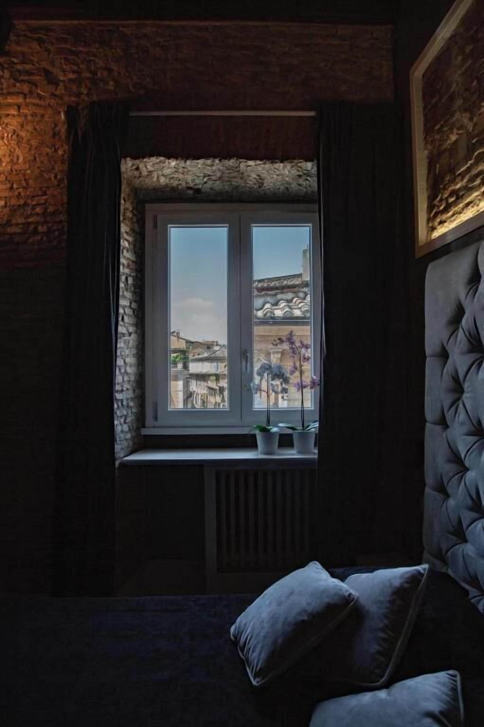 المنشأة من الداخل