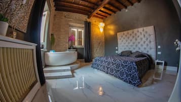 In-room safe, soundproofing, free WiFi