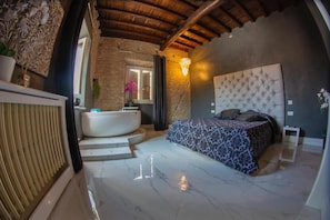 In-room safe, soundproofing, free WiFi - Rhome Luxury suite (Rome)