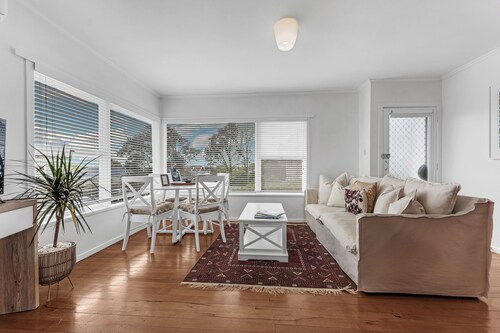 Bespoke Stays - Devonport Comfort