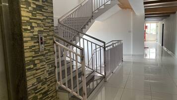 Standard Apartment, City View | Living area