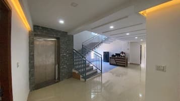 Mặt tiền nơi lưu trú