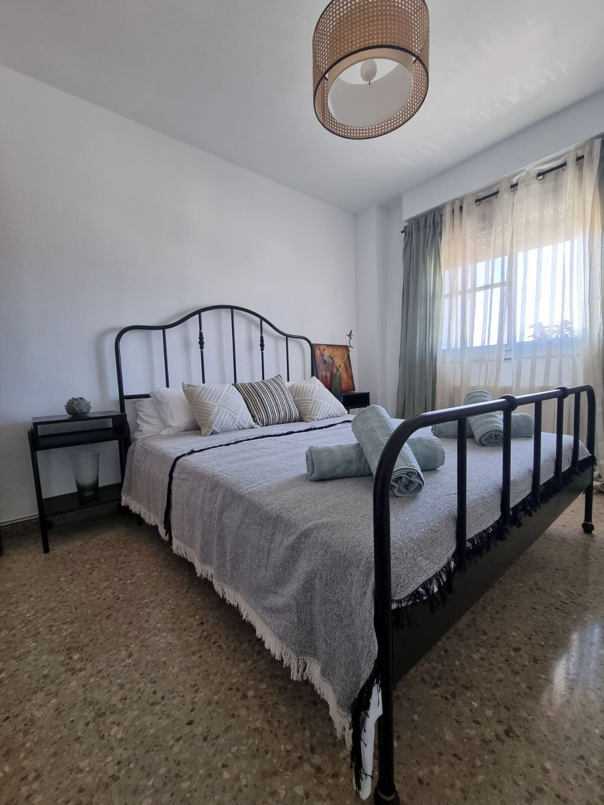 4 slaapkamers, een strijkplank/strijkijzer, wifi, beddengoed