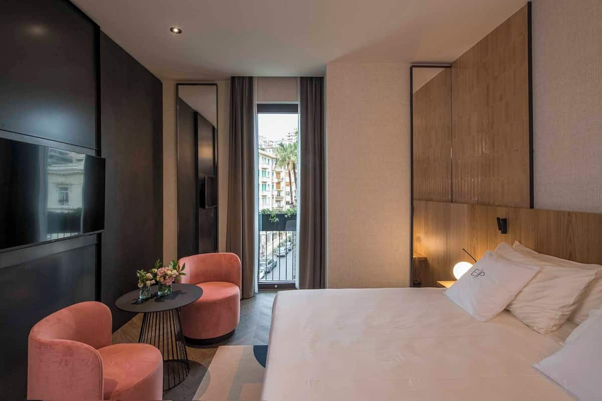 Classic Double Room, City View | 1 bedroom, minibar, in-room safe, blackout drapes