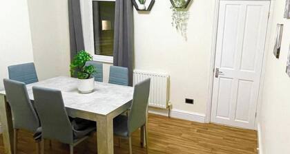 Chatham Home - Sleeps 6 - Close to Station - Wifi